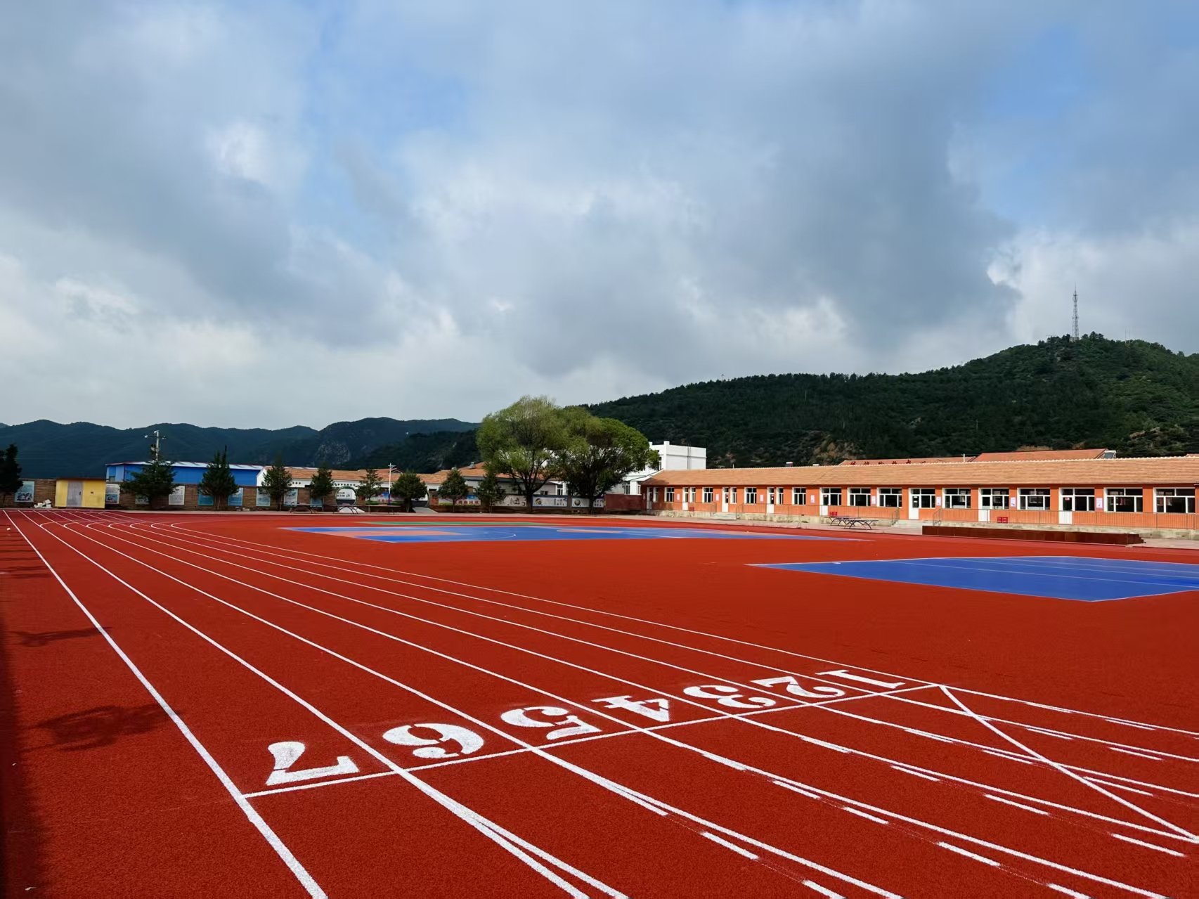 金昌市自结纹塑胶跑道塑胶跑道施工 - 推荐